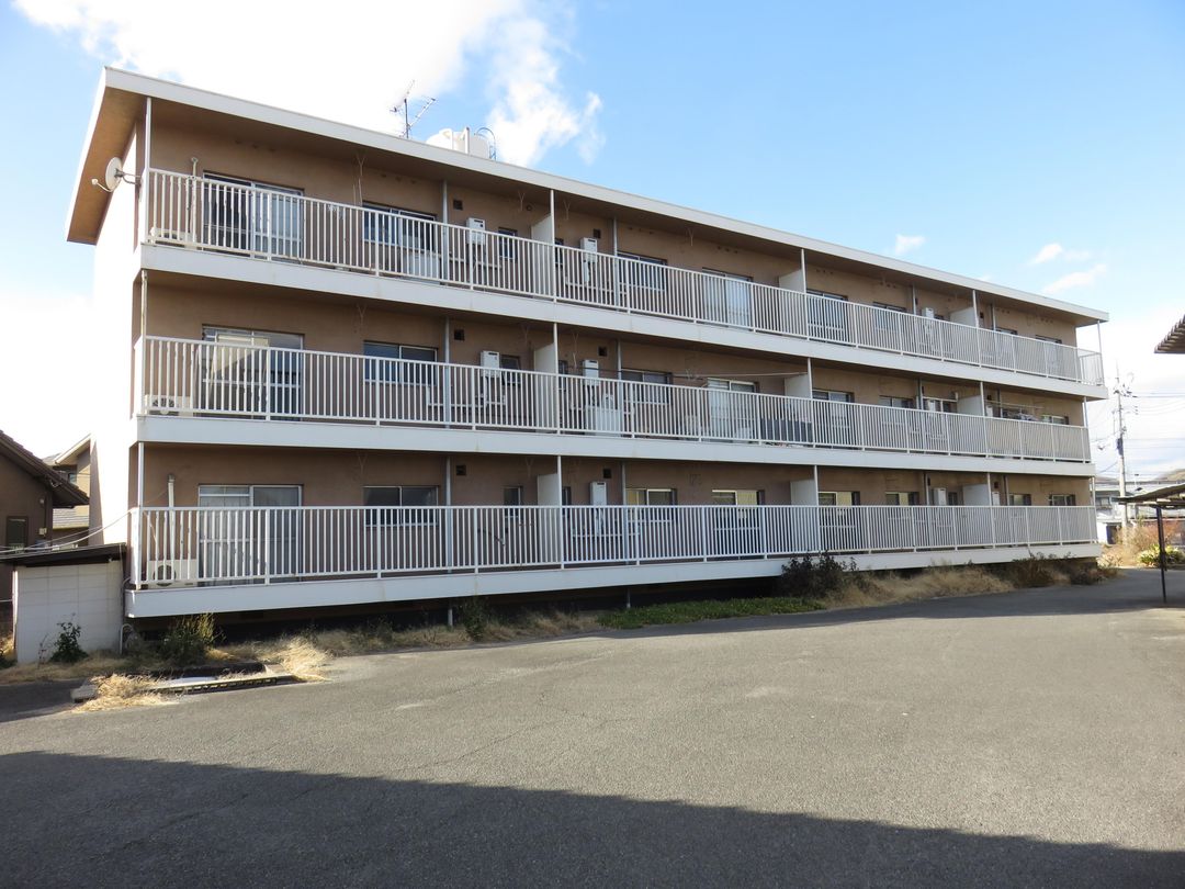 40-Unit Apartment Complex for Sale in Kurashiki, Okayama - Image 1