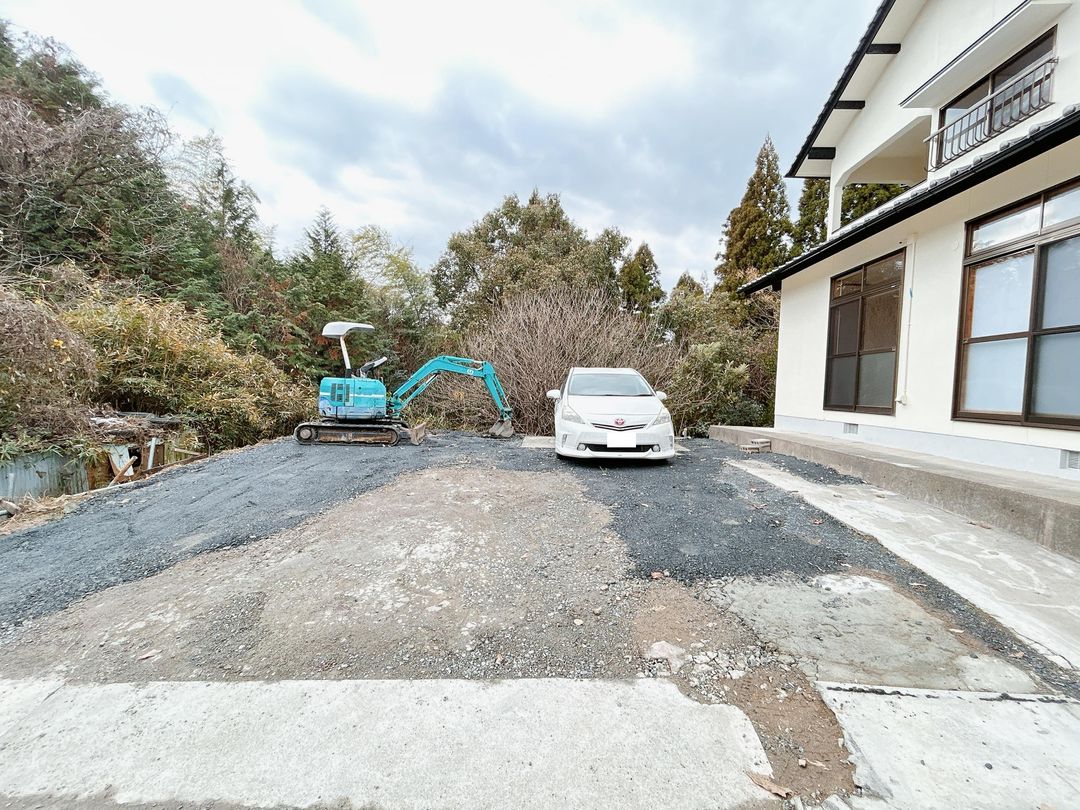 Refurbished 4LDK All-Electric House with Parking in Tsuyama - Thumbnail 2