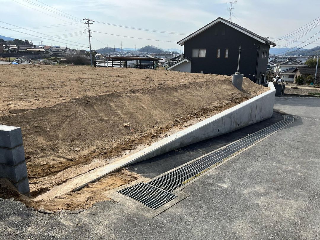 210 Tsubo Land for Sale in Satoshō, Okayama with Panoramic Views - Thumbnail 3