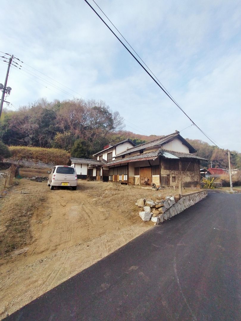 Vast 1,451 Tsubo Agricultural Land with Old House in Kasaoka, Okayama - Thumbnail 3