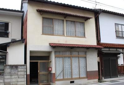 No.221 Comfortable and well-flowed living environment. A two-story detached house in Sansei Street. - Okuizumi Living Memo | Oku-Izumo Town Migration, Settlement, Employment, Child-Rearing Information — Image 1, Okuizumo, Shimane