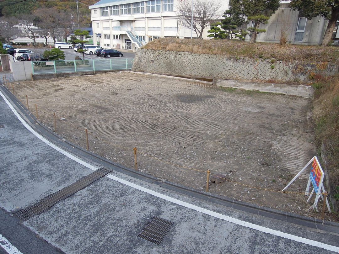 105 Tsubo South-Facing Residential Land for Sale in Kasaoka, Okayama - Thumbnail 4