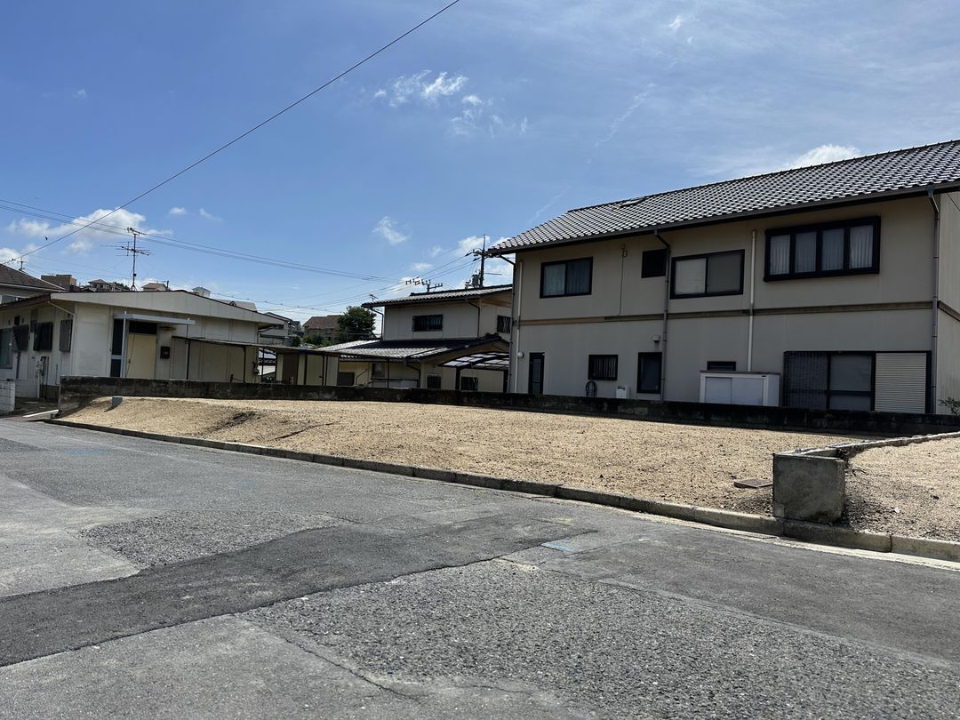 Residential Land for Sale in Kurashiki, Okayama - 175.77 sqm Plot - Image 1