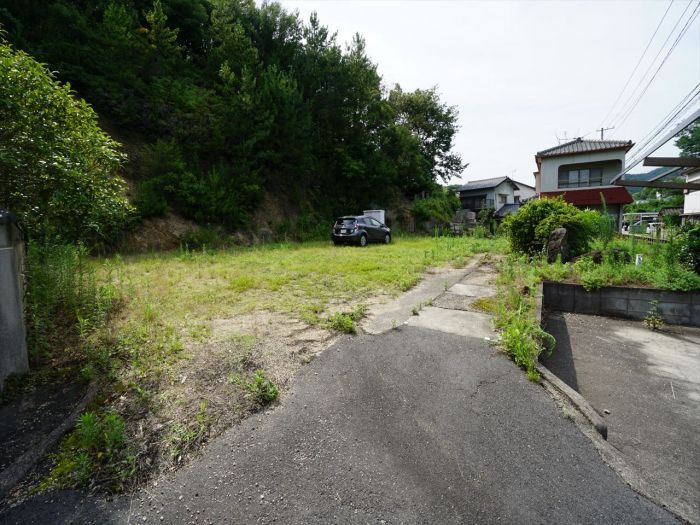 423 sqm Land for Sale in Tamano, Okayama with Attached Woodland - Thumbnail 3