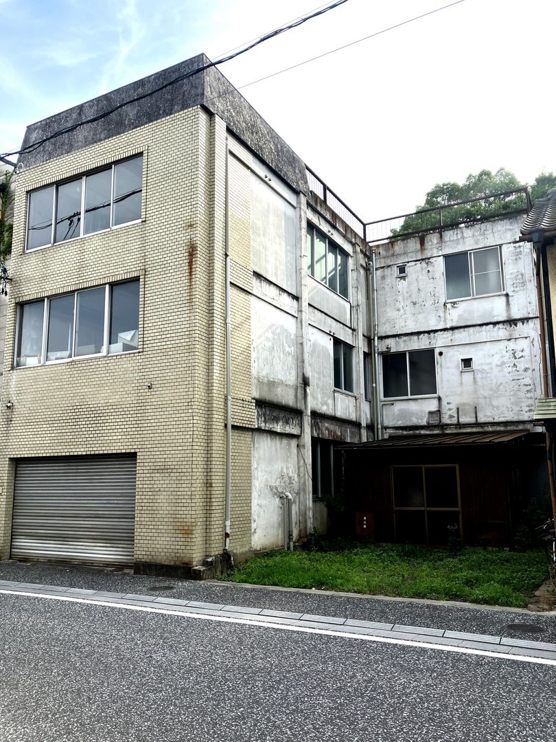 Two-Building Complex for Sale in Kurashiki Bikan District, Okayama - Thumbnail 2