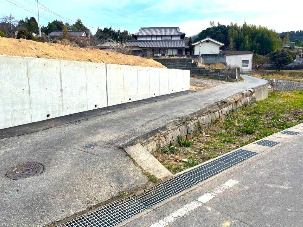 Residential Land Plot for Sale in Satoshō, Okayama - 694.69 sqm - Thumbnail 2
