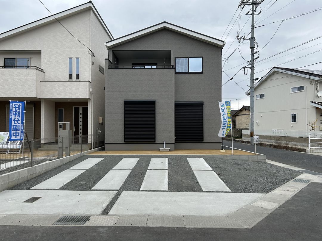 New 4LDK House in Kurashiki, Okayama with Garden & 3 Car Spaces - Thumbnail 2