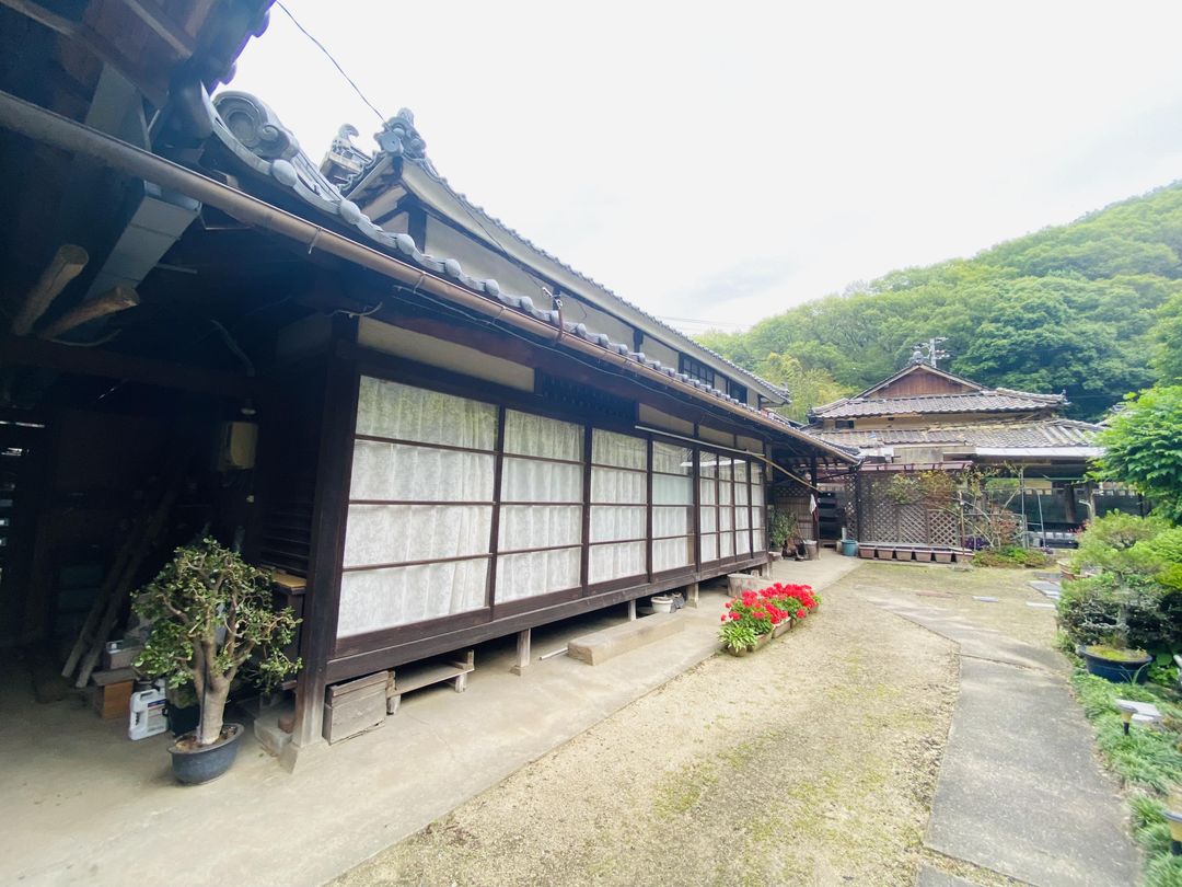 1897 6DK Farmhouse-Style Home in Kasaoka, Okayama - Thumbnail 3