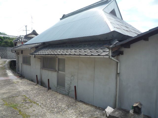 Land for Sale in Okayama with Old House - 327 sqm Plot - Thumbnail 3