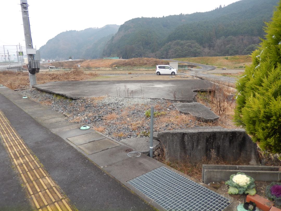 Commercial Land for Sale in Maniwa, Okayama - High Visibility Road Front - Thumbnail 3