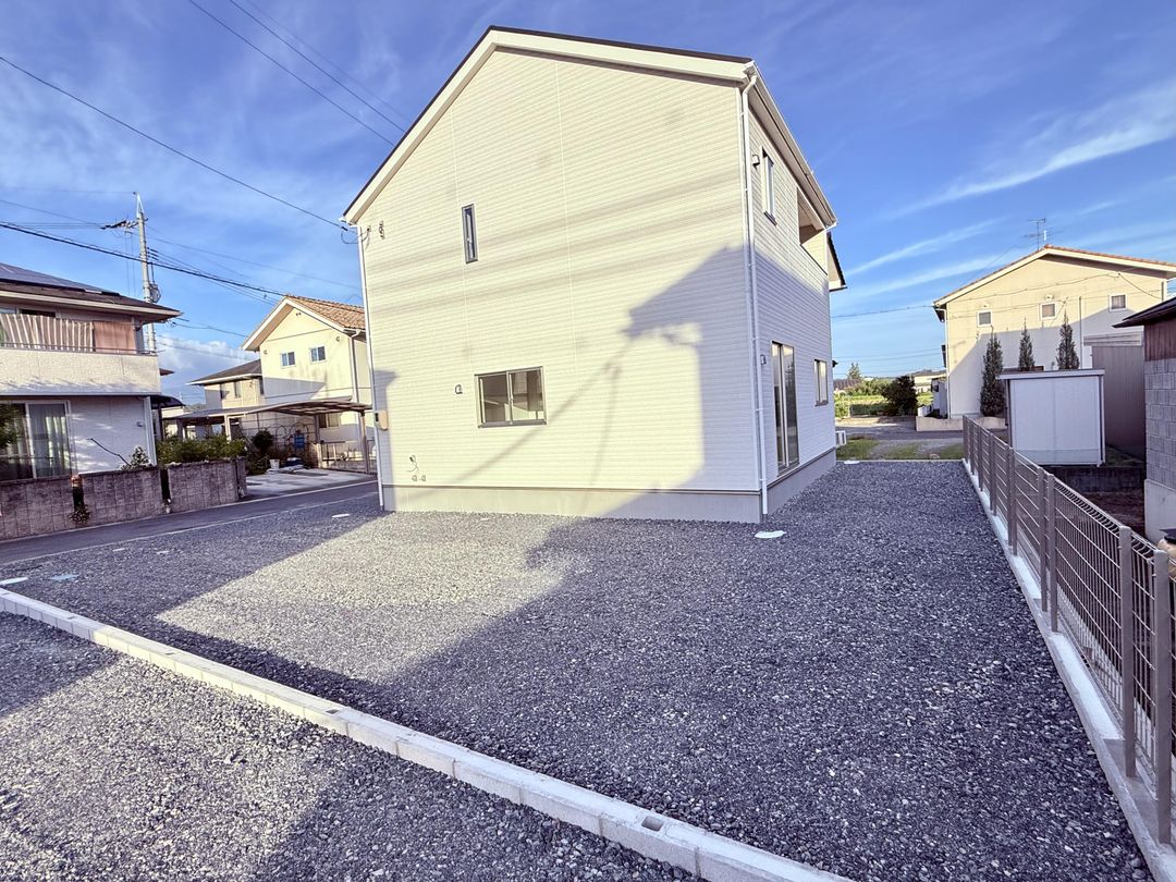 New 4LDK House in Tsuyama, Okayama - Energy Efficient & 3+ Parking - Thumbnail 2