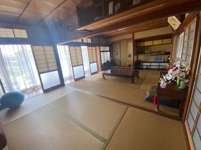 7LDK Renovated House with Two Buildings on Large Lot in Setouchi, Okayama - Thumbnail 4
