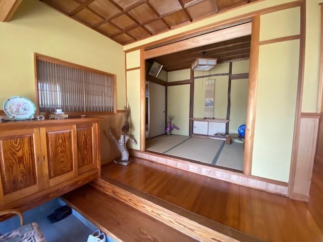 7LDK Renovated House with Two Buildings on Large Lot in Setouchi, Okayama - Thumbnail 3