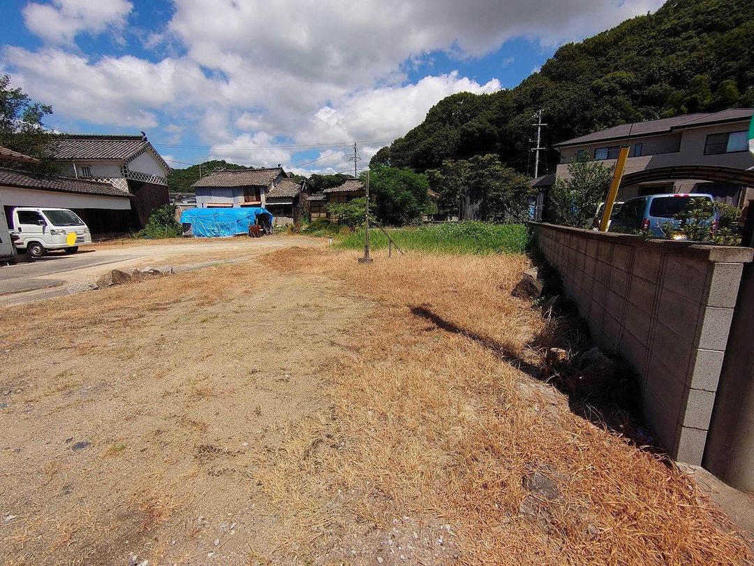 Land for Sale in Quiet Asakuchi, Okayama - 141.18 sqm Vacant Lot - Thumbnail 3