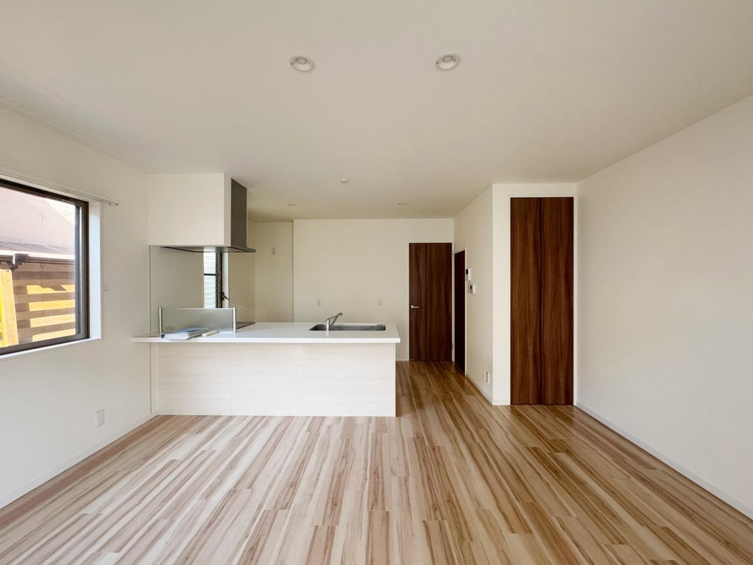 All-Electric Duplex with Solar Panels in Kurashiki, Okayama - Thumbnail 4
