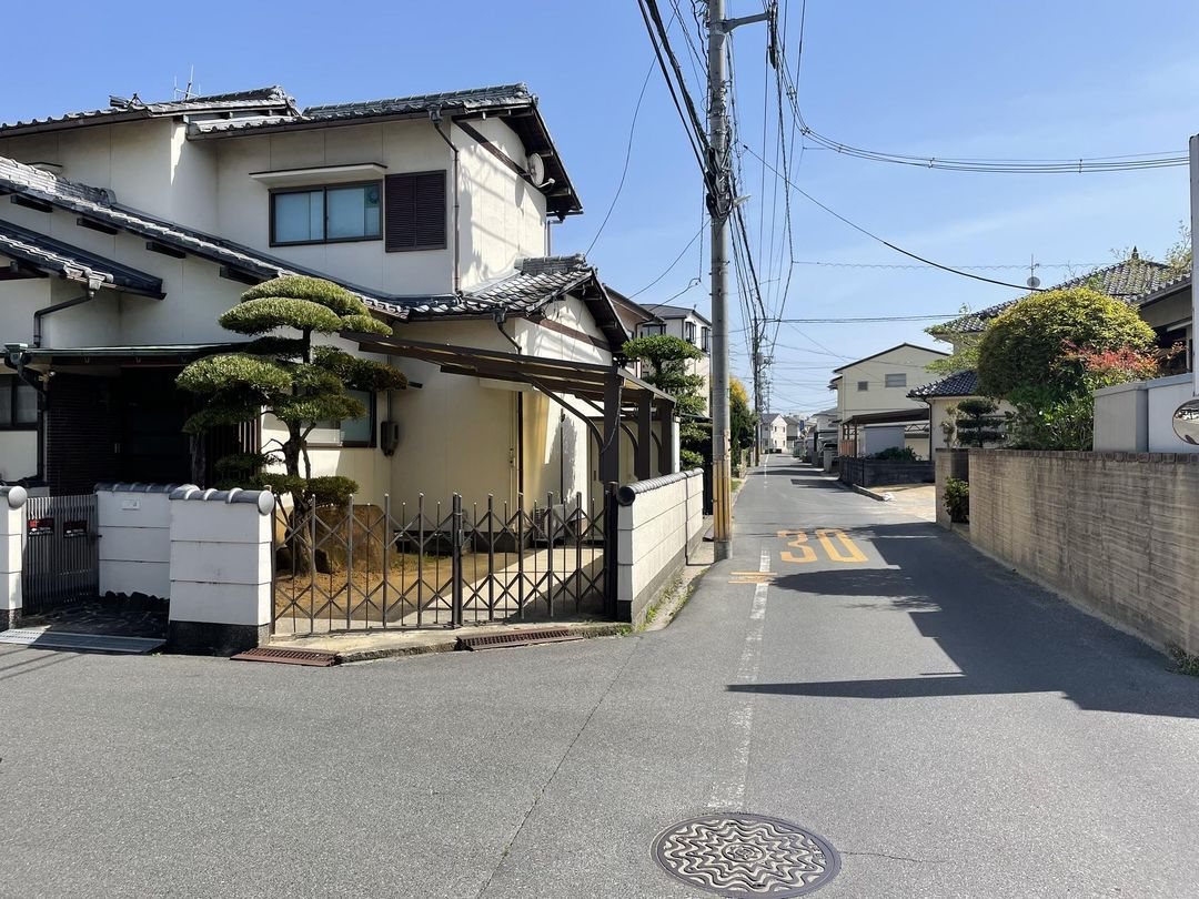 5LDK Detached House on Corner Lot in Okayama | 1976 Build, 1997 Renovation - Thumbnail 3