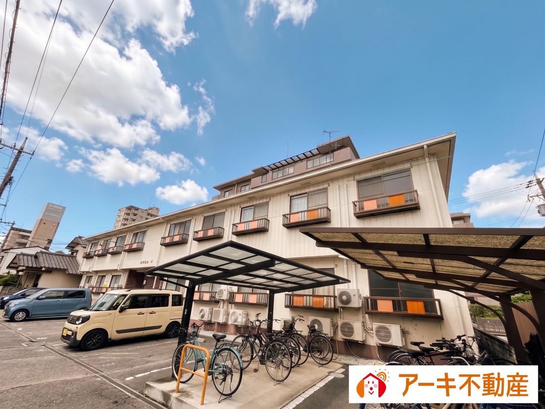 Multi-Unit Apartment Building with Solar Power in Okayama City - Thumbnail 3