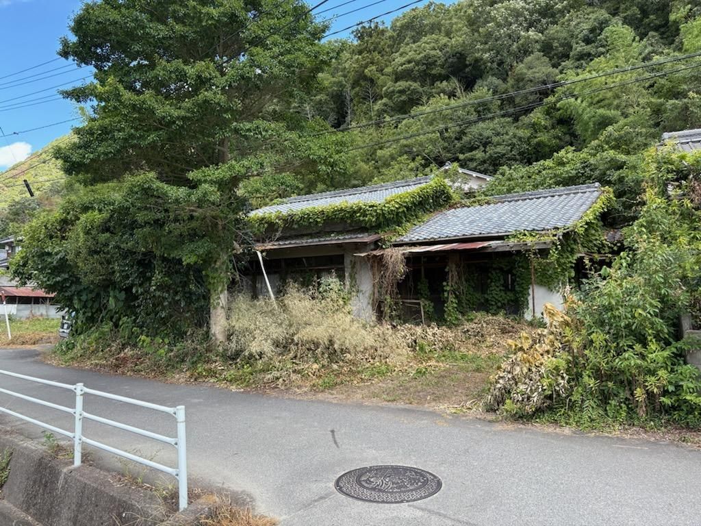 99.8 Tsubo Residential Land for Sale in Okayama City's Kita Ward - Thumbnail 3