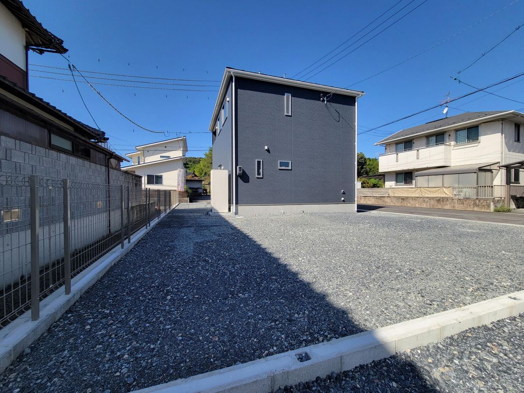 New 4LDK House in Tsuyama with EV Charging & Security - Thumbnail 2