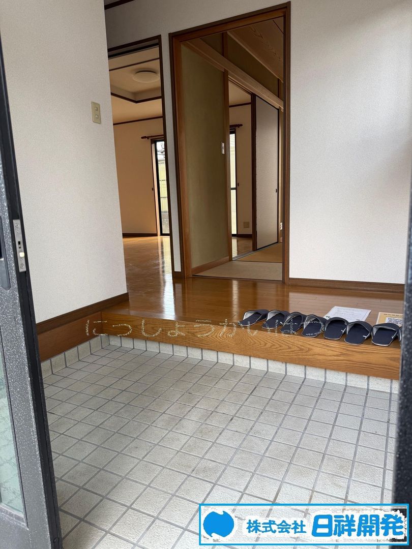 5LDK Detached House with Garden & 3+ Parking in Tamano, Okayama - Thumbnail 3