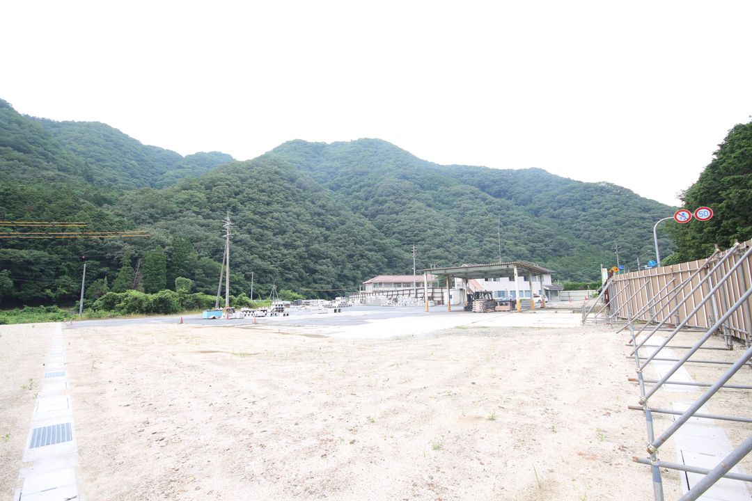 Large Commercial Land & Office Building for Sale in Takahashi, Okayama - Thumbnail 2