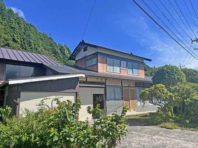 Spacious 4LDK house with strawberry field in Maniwa — Image 1, Maniwa, Okayama