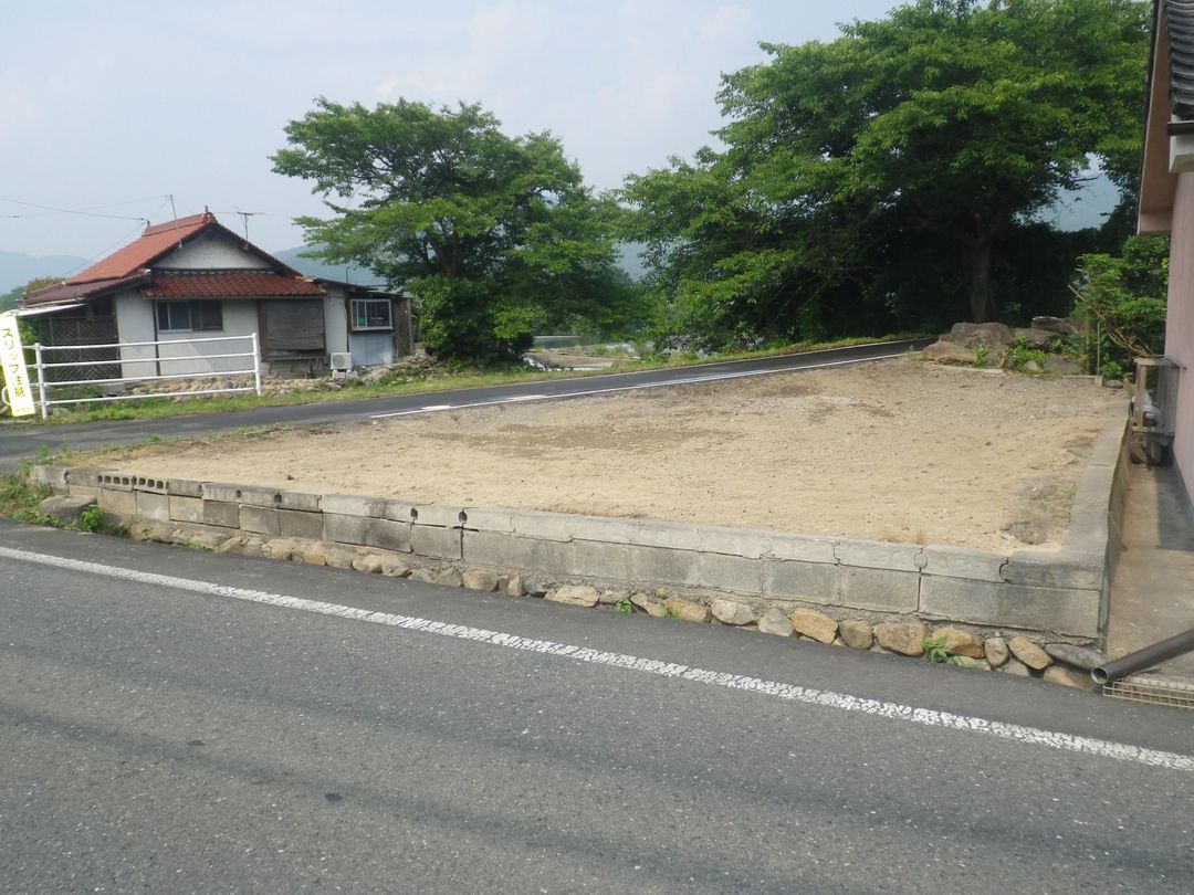 Land for Sale in Maniwa City, Okayama - Amatsu School District - Thumbnail 2
