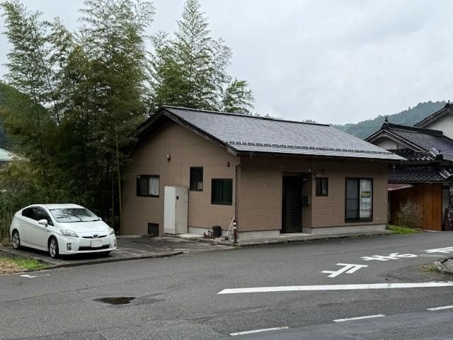 Miyoshi Rural Home with Mountain Views in Okayama - Thumbnail 2