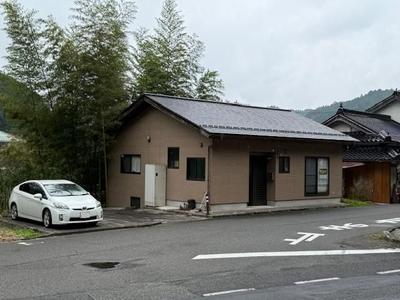 Miyoshi Rural Home with Mountain Views in Okayama — Image 1, Maniwa, Okayama