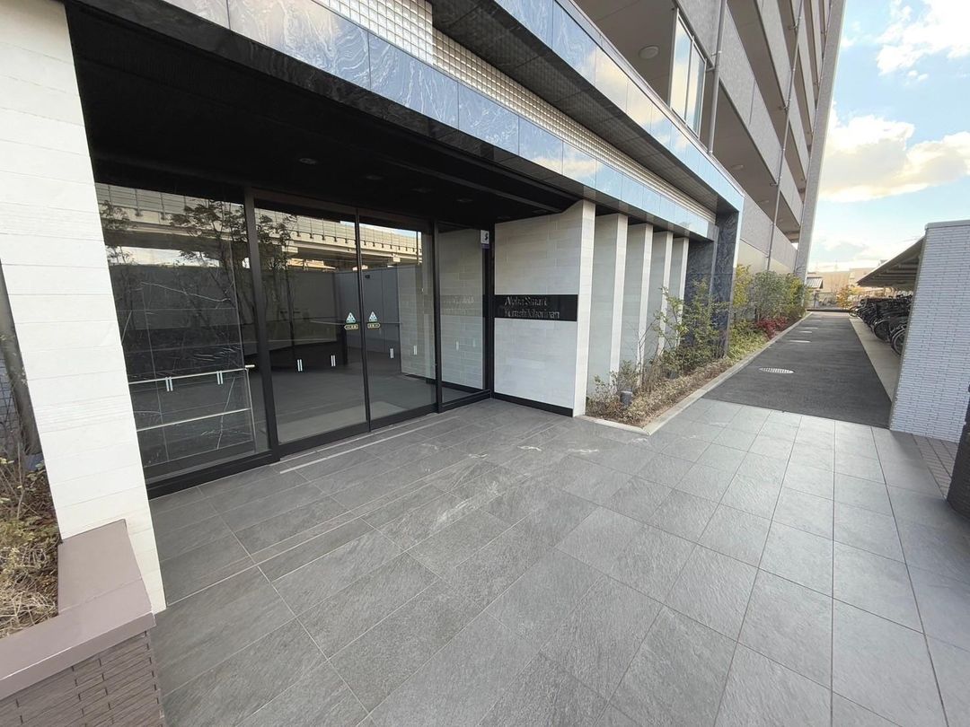 Alpha Smart Kurashiki Horiminami 3LDK Pet-Friendly Condo - Thumbnail 2
