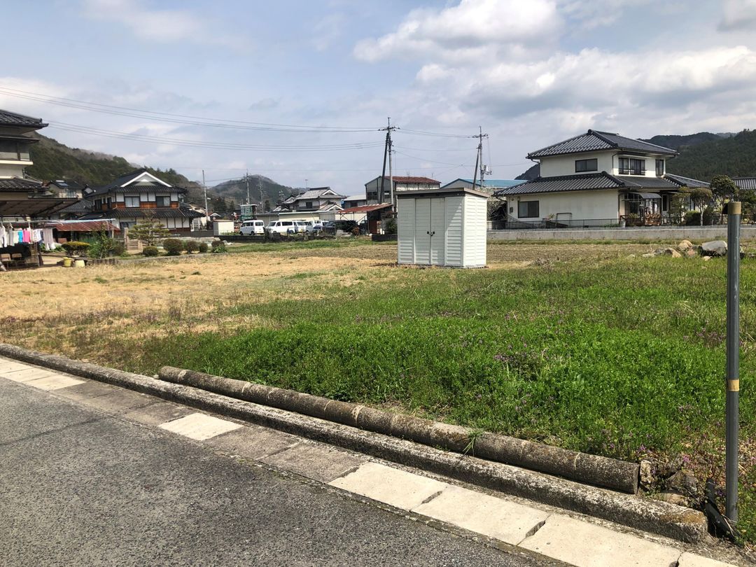 100-Tsubo Residential Land for Sale in Maniwa, Okayama - Thumbnail 2