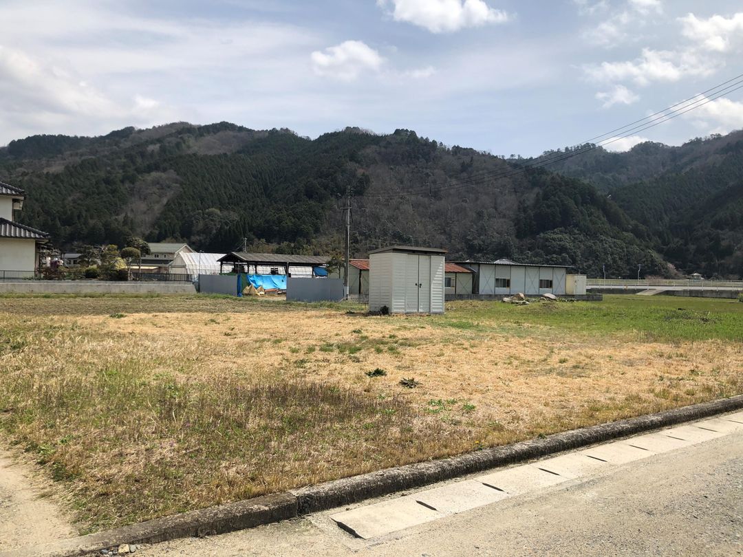 100-Tsubo Residential Land for Sale in Maniwa, Okayama - Thumbnail 3