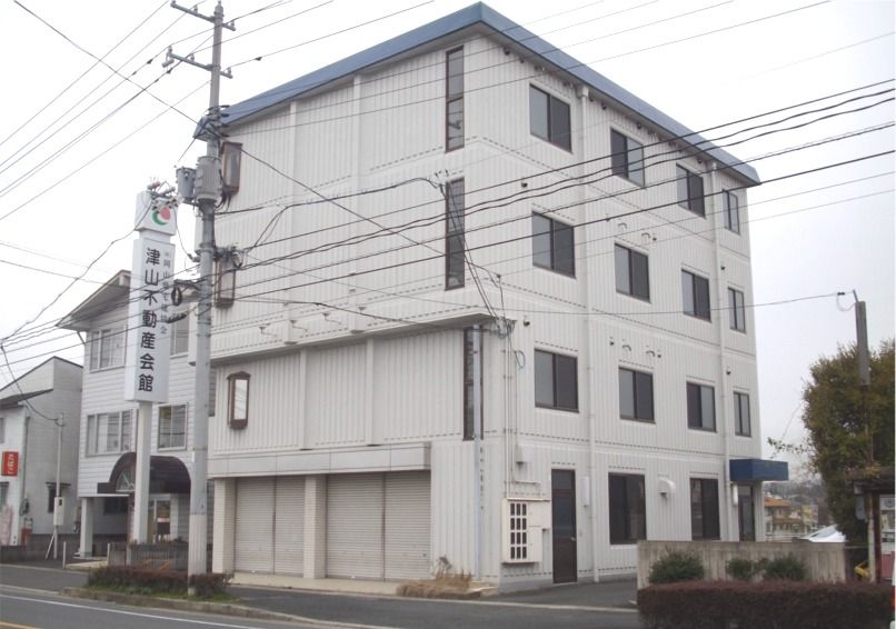 Calm Tsuyama Building Investment Apartment for Sale in Okayama - Thumbnail 3