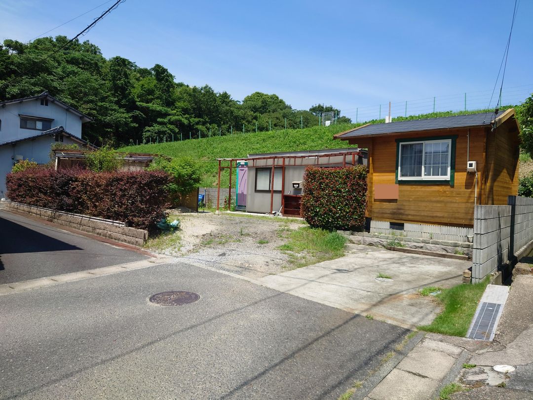 Land for Sale in Tsuyama, Okayama with Prefab and Log House - Thumbnail 2