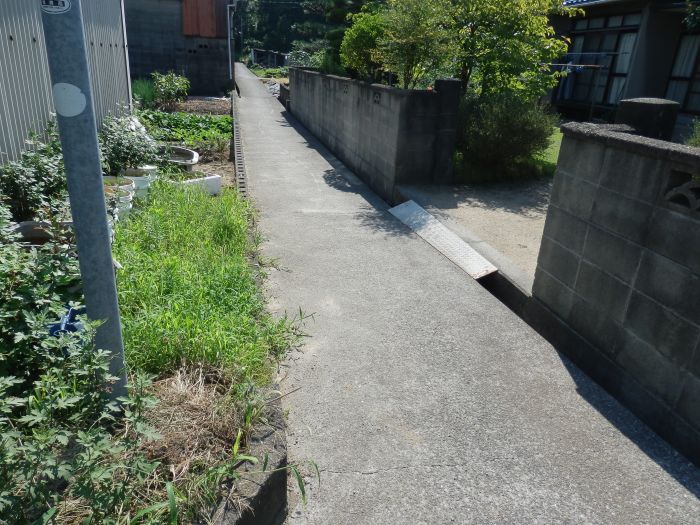 245-Tsubo Land with Old House for Redevelopment in Kasaoka, Okayama - Thumbnail 4