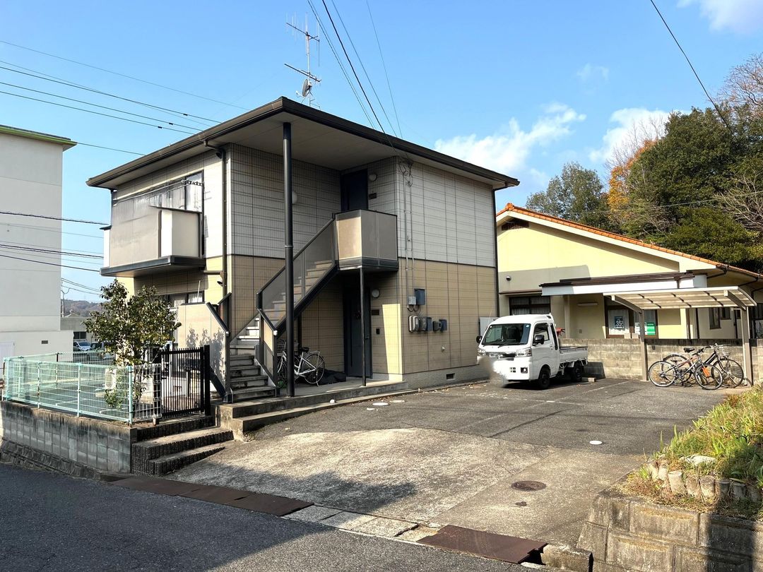 Dias Asahigaoka: 10.4% Yield Apartment Building in Kasaoka - Thumbnail 3