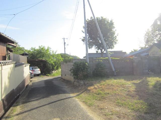 Land for Sale in Asakuchi City, Okayama - 3,218 sqm Plot - Thumbnail 4