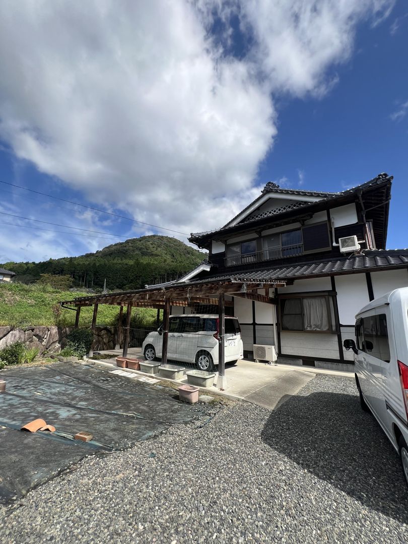 8DK Two-Story House for Sale in Tsuyama, Okayama - Thumbnail 4