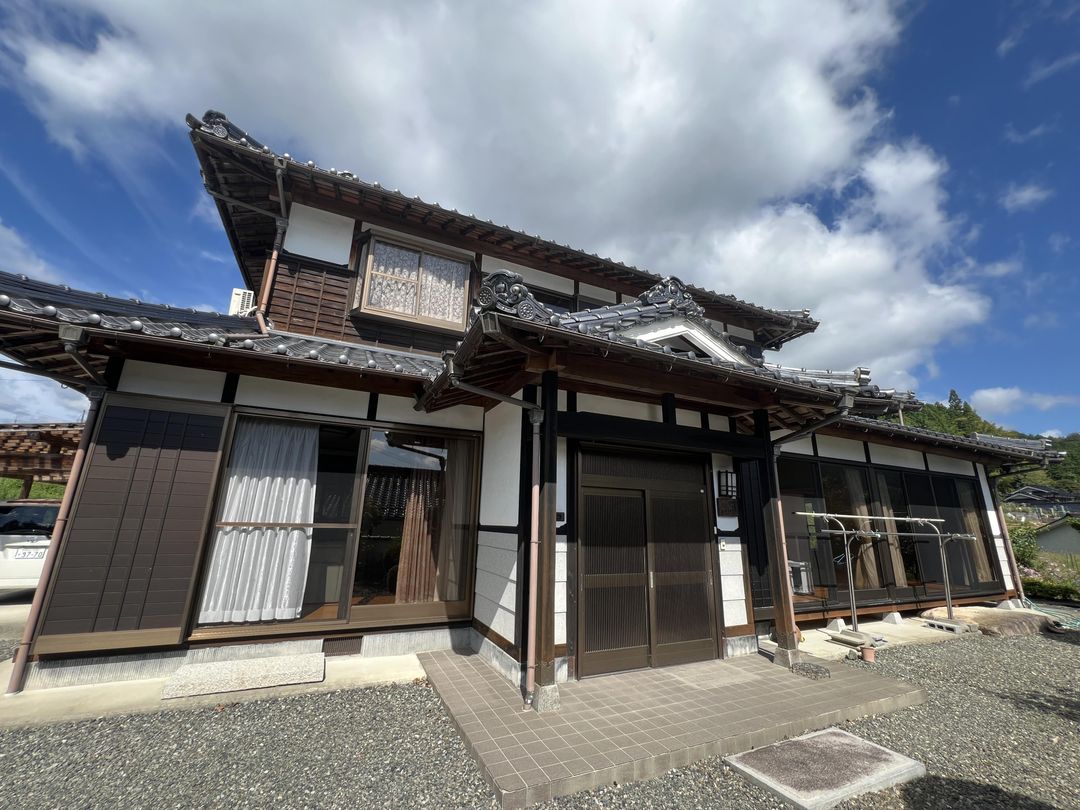 8DK Two-Story House for Sale in Tsuyama, Okayama - Thumbnail 2