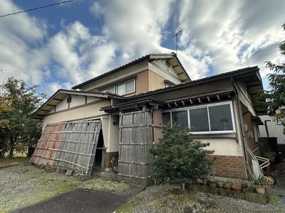 Traditional Japanese Home in Ōno City with Chestnut Tree — Image 1, Ono, Fukui