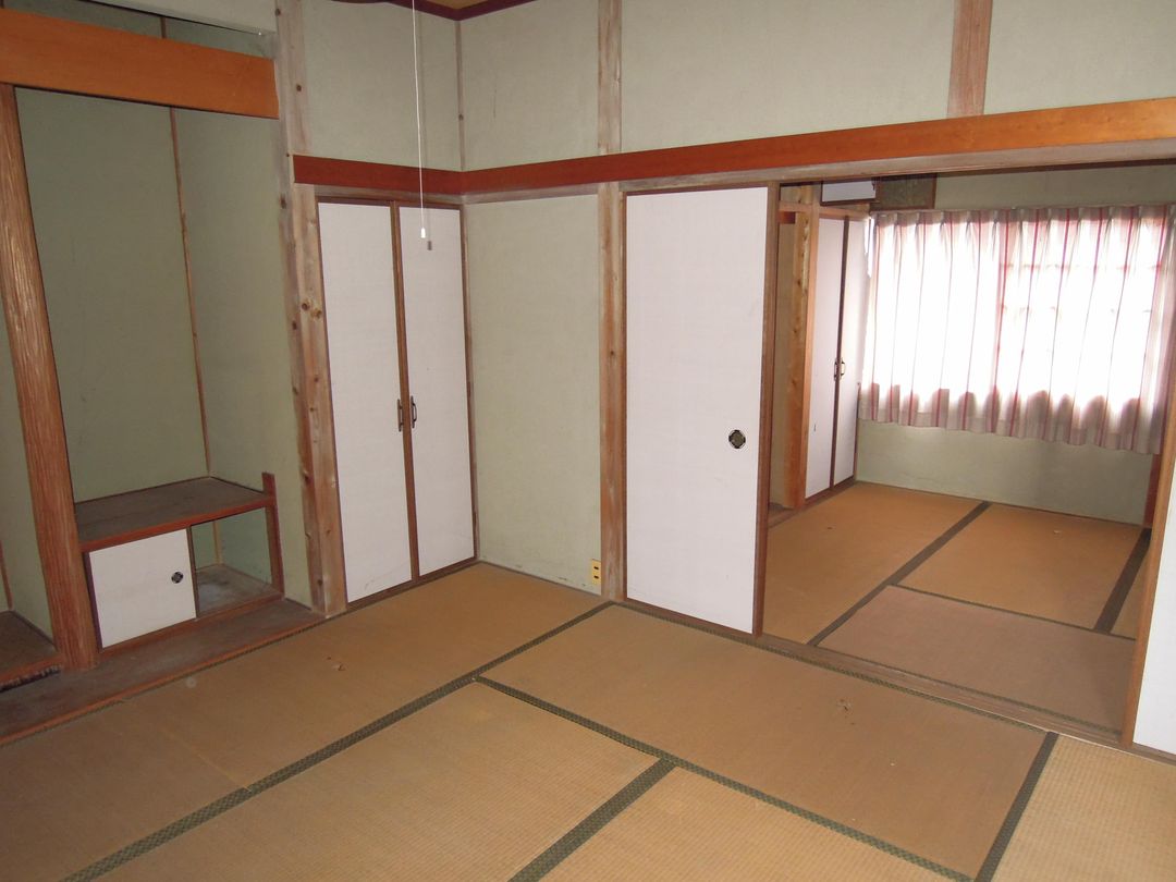 Renovation Project: 6DK House on 486sqm Land in Kasaoka, Okayama - Thumbnail 2