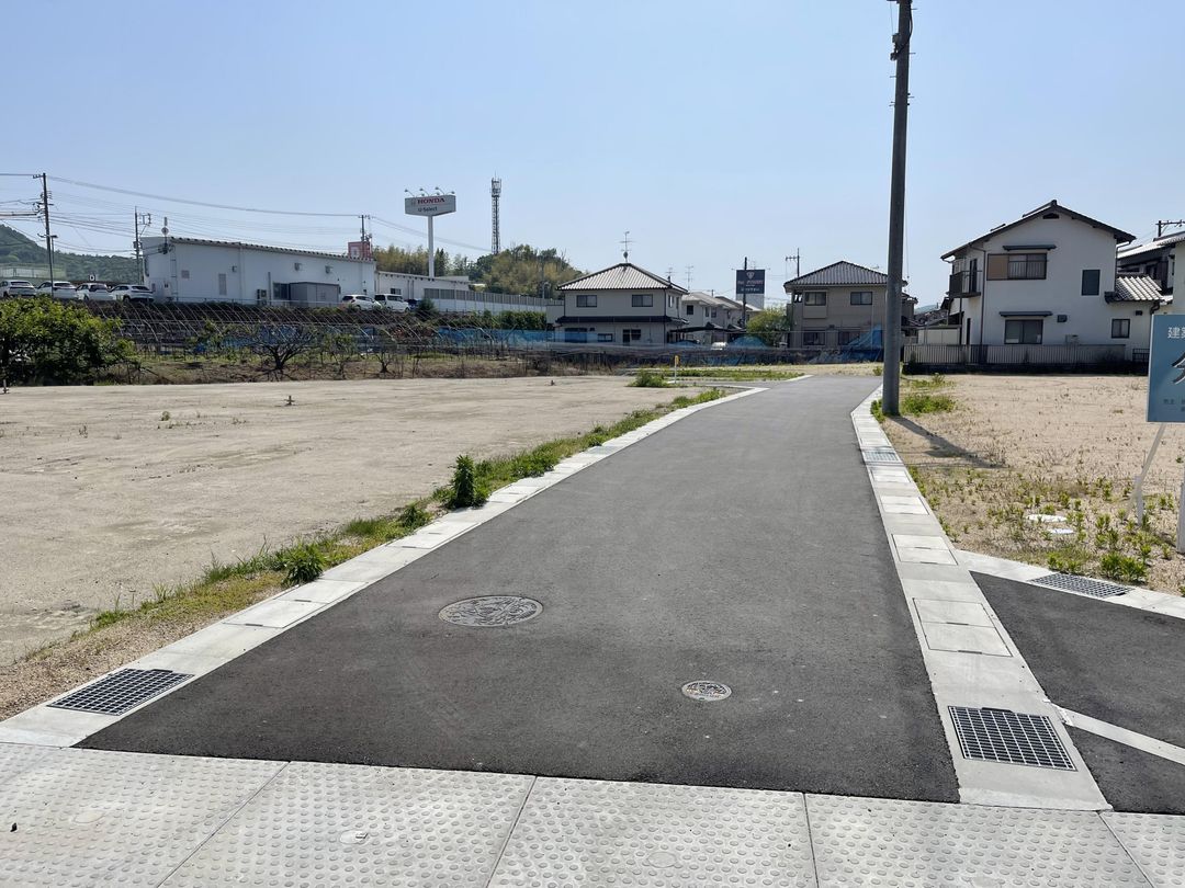 Land for Sale in Higashihirashima, Okayama - 152.06 sqm Vacant Lot - Thumbnail 3