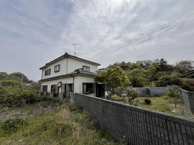 Spacious Island Home with Garden and Hearth in Ehime - Thumbnail 3