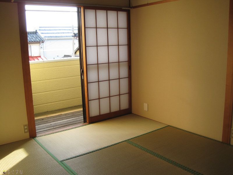 Rent 3DK Apartment in Kashiwazaki, Niigata - No Key Money - Thumbnail 2