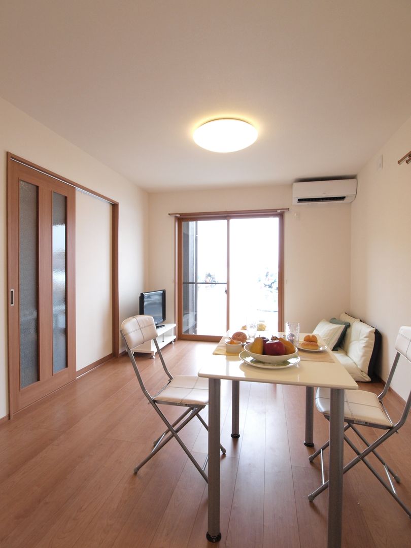 East Court A-5: 2LDK Maisonette Apartment for Rent in Nagaoka - Thumbnail 2