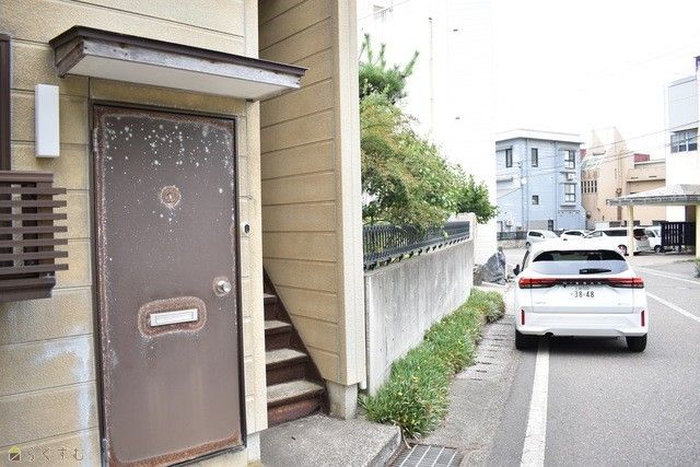 2DK Apartment for Rent in Joetsu, Niigata - 35,000 Yen - Thumbnail 2