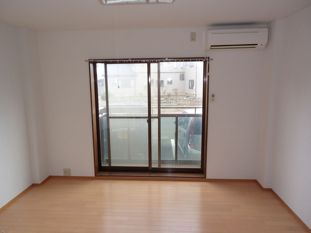 1K Apartment for Rent in Kashiwazaki, Niigata - Estate II - Thumbnail 2