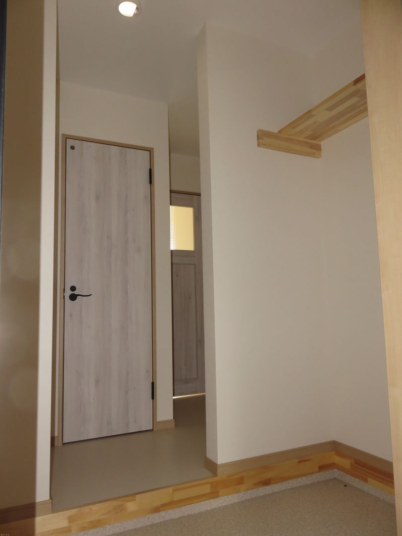 1LDK Apartment for Rent in Mitsuke, Niigata - Naturira A - Thumbnail 2
