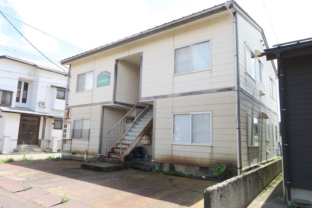 Renovated 2DK Apartment for Rent in Joetsu, Niigata - Thumbnail 2