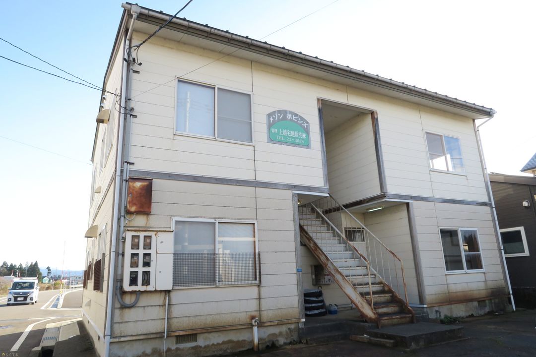 Renovated 2DK Apartment for Rent in Joetsu, Niigata - Image 1